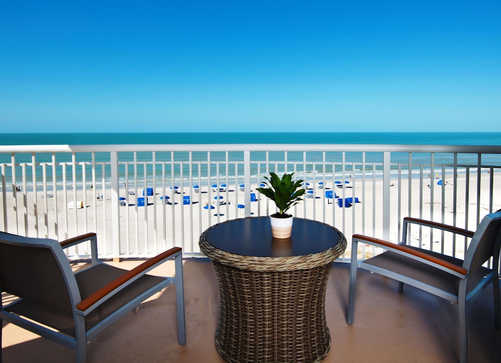 Deluxe Room, 1 King Bed with Sofa bed, Beach View (Grand King) - Photo 3