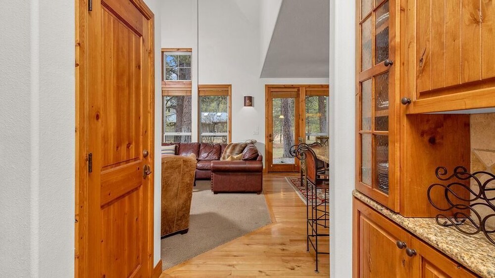House, Multiple Beds (Aquila Lodge - Unit 15) photo 2