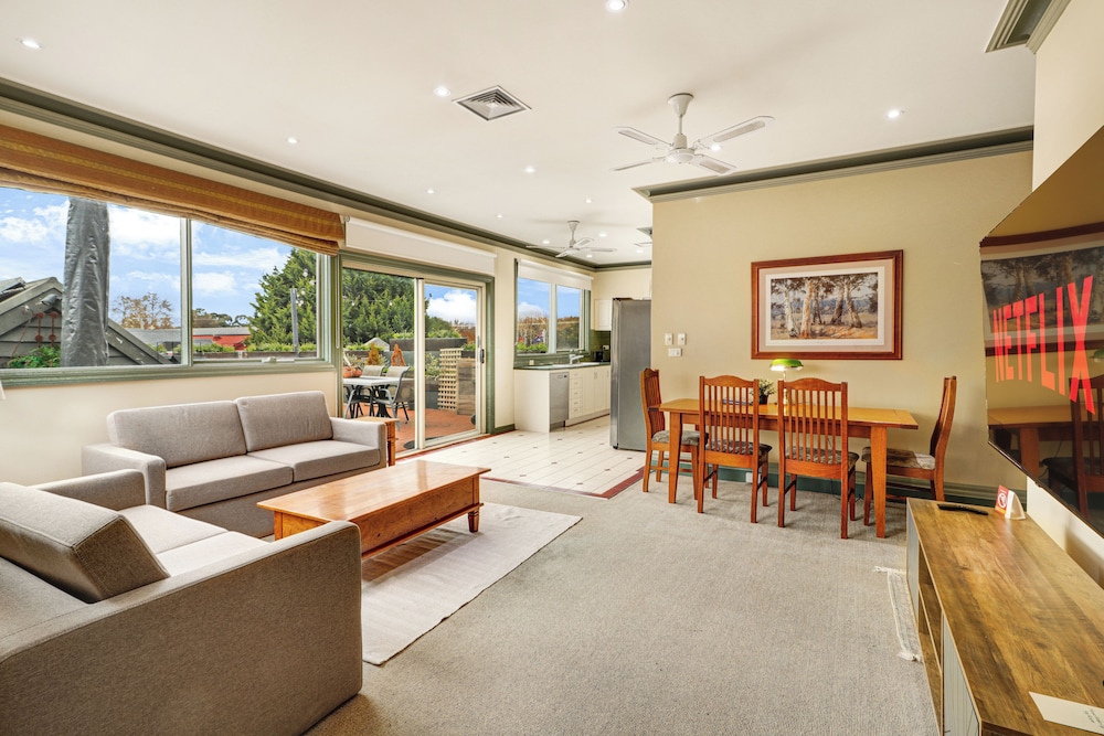 Deluxe Apartment, 2 Bedrooms, Mountain View photo 3