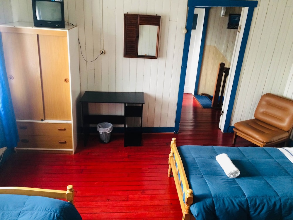 Basic Triple Room, 3 Twin Beds, Non Smoking photo 3