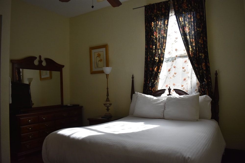 Room 101, Queen Bed, Non Smoking