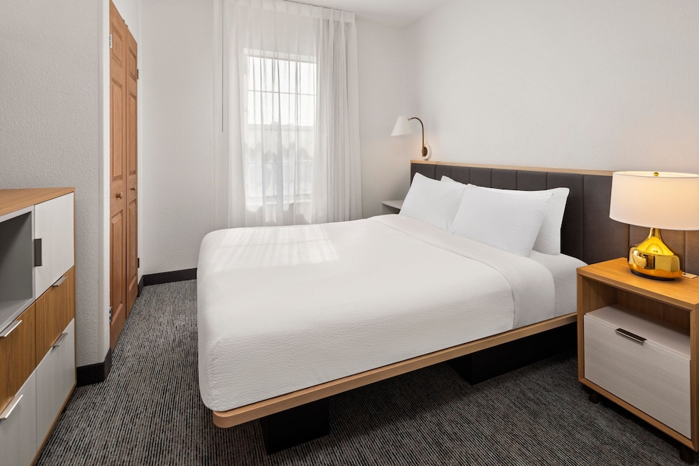 Suite, 1 Bedroom (Hearing Accessible)