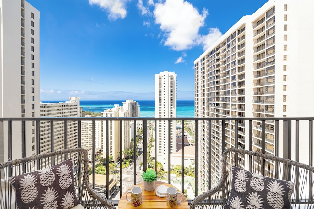 Premium Remodeled Condo with Ocean View and Parking: Premium Condo, 1 Bedroom, Air conditioning, Ocean View (0034) photo
