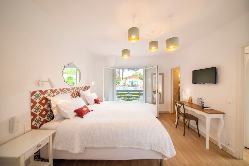 Deluxe Double Room, 1 Queen Bed, Terrace - Photo 5