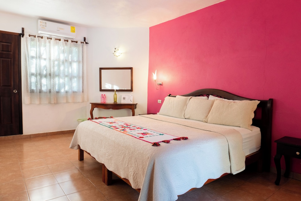 Comfort Room, Pool View (Orquídeas #2)