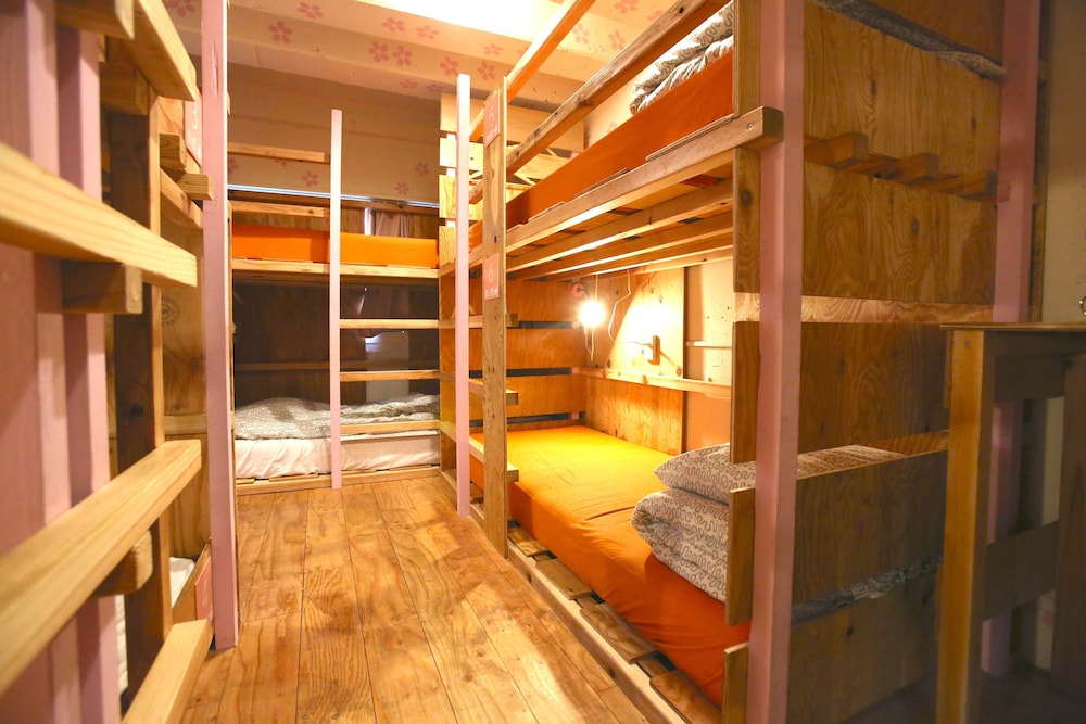 Basic Shared Dormitory, 1 Bedroom (Female Guest Only) photo 3