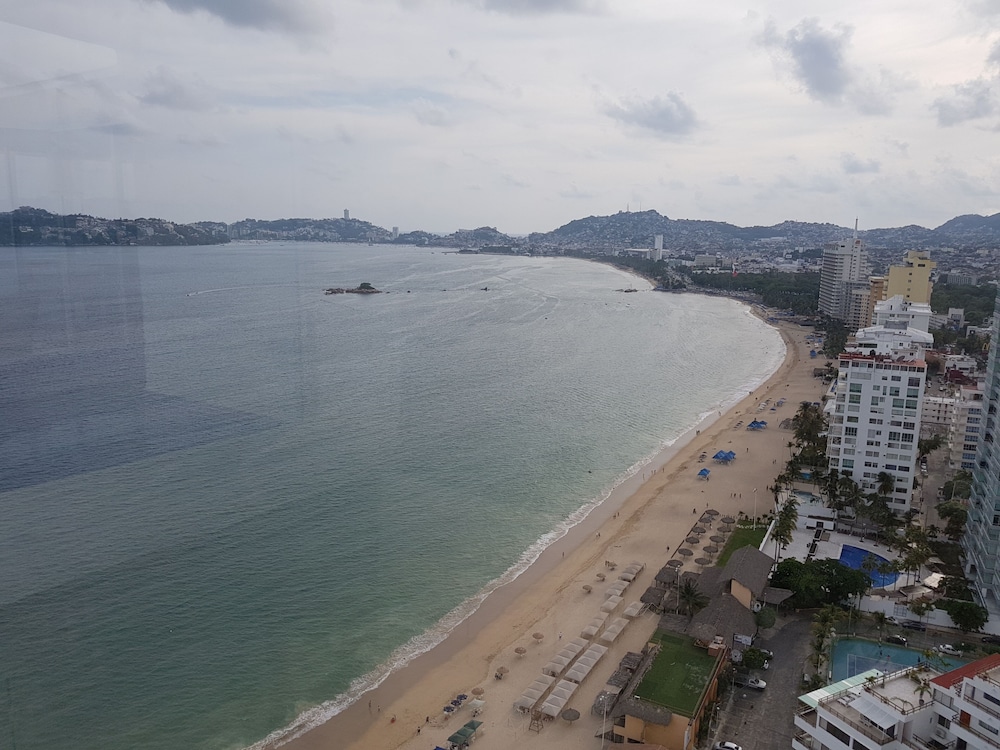 Junior Suite, 2 Double Beds, Balcony, Partial Ocean View - Photo 9