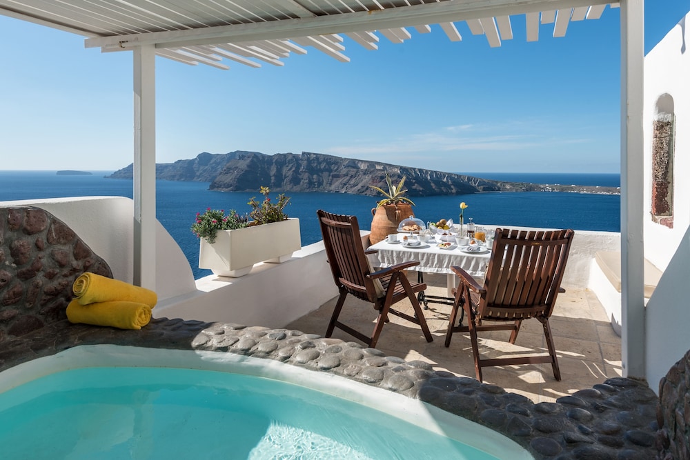 Honeymoon Suite, Jetted Tub (Sunset, Caldera View) - Photo 3