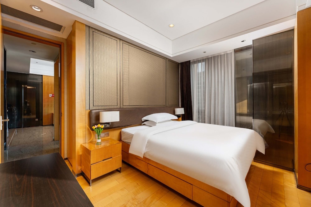Luxury Suite