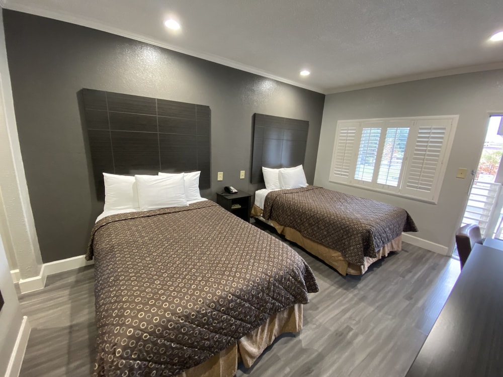 Superior Double Room, 2 Double Beds, Non Smoking photo 1