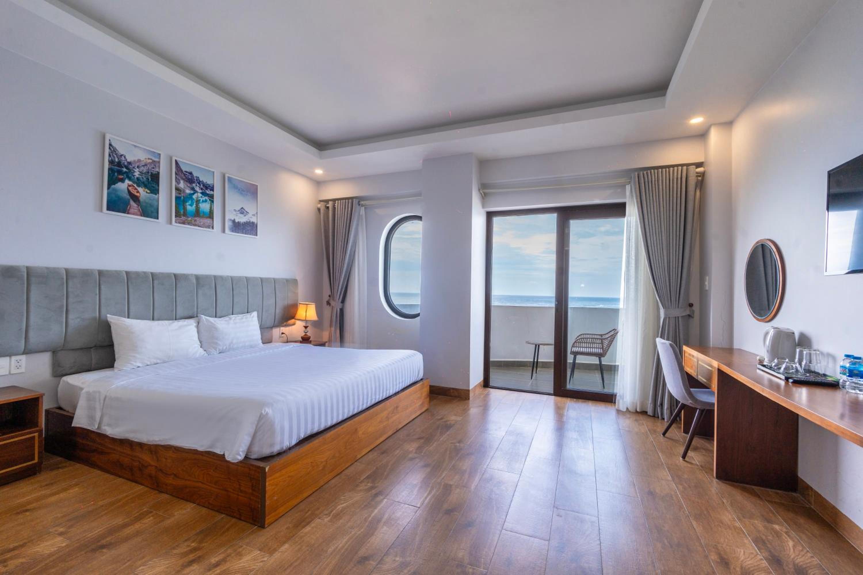 Junior Suite with Ocean View - Photo 3