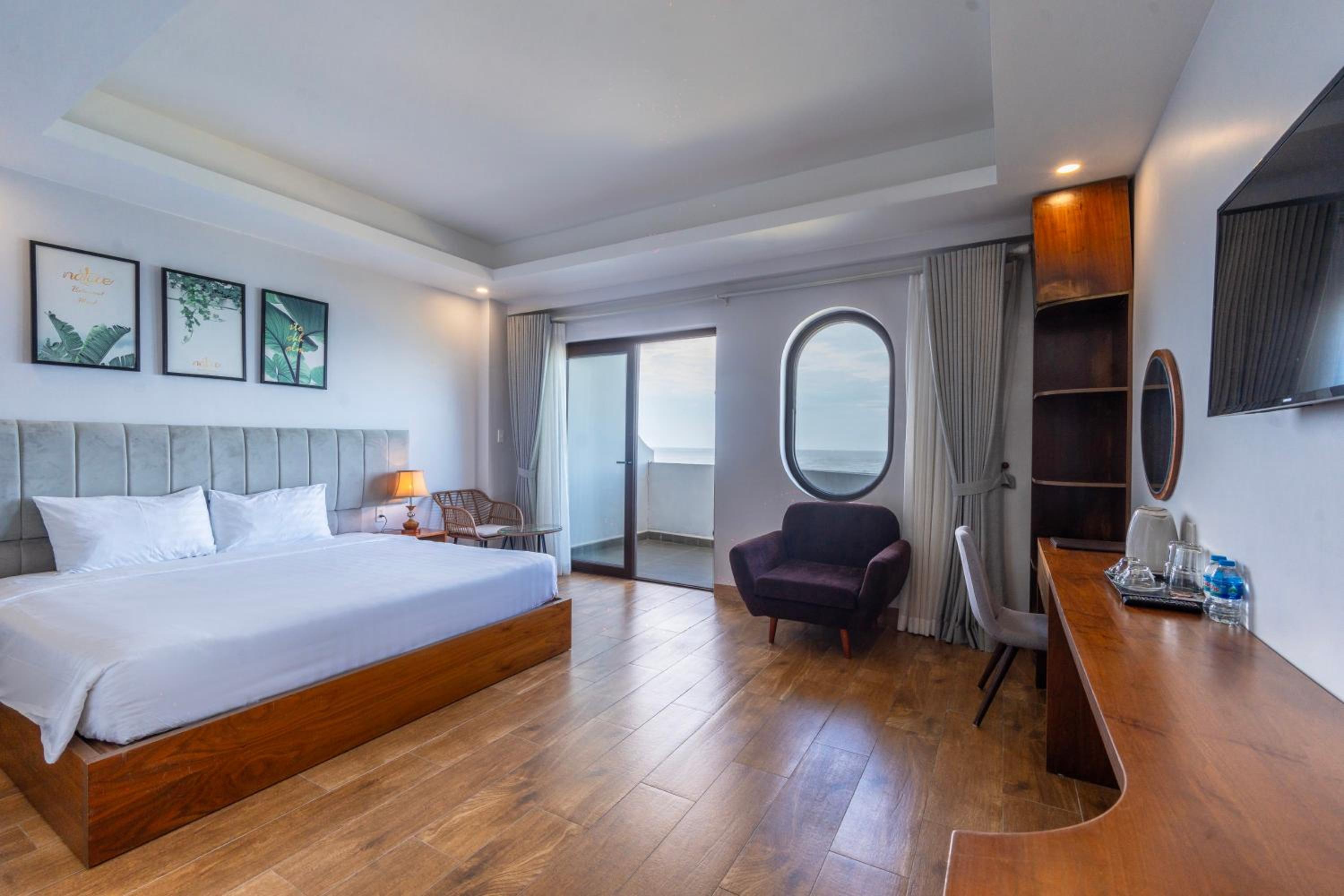 King Suite with Ocean View - Photo 5