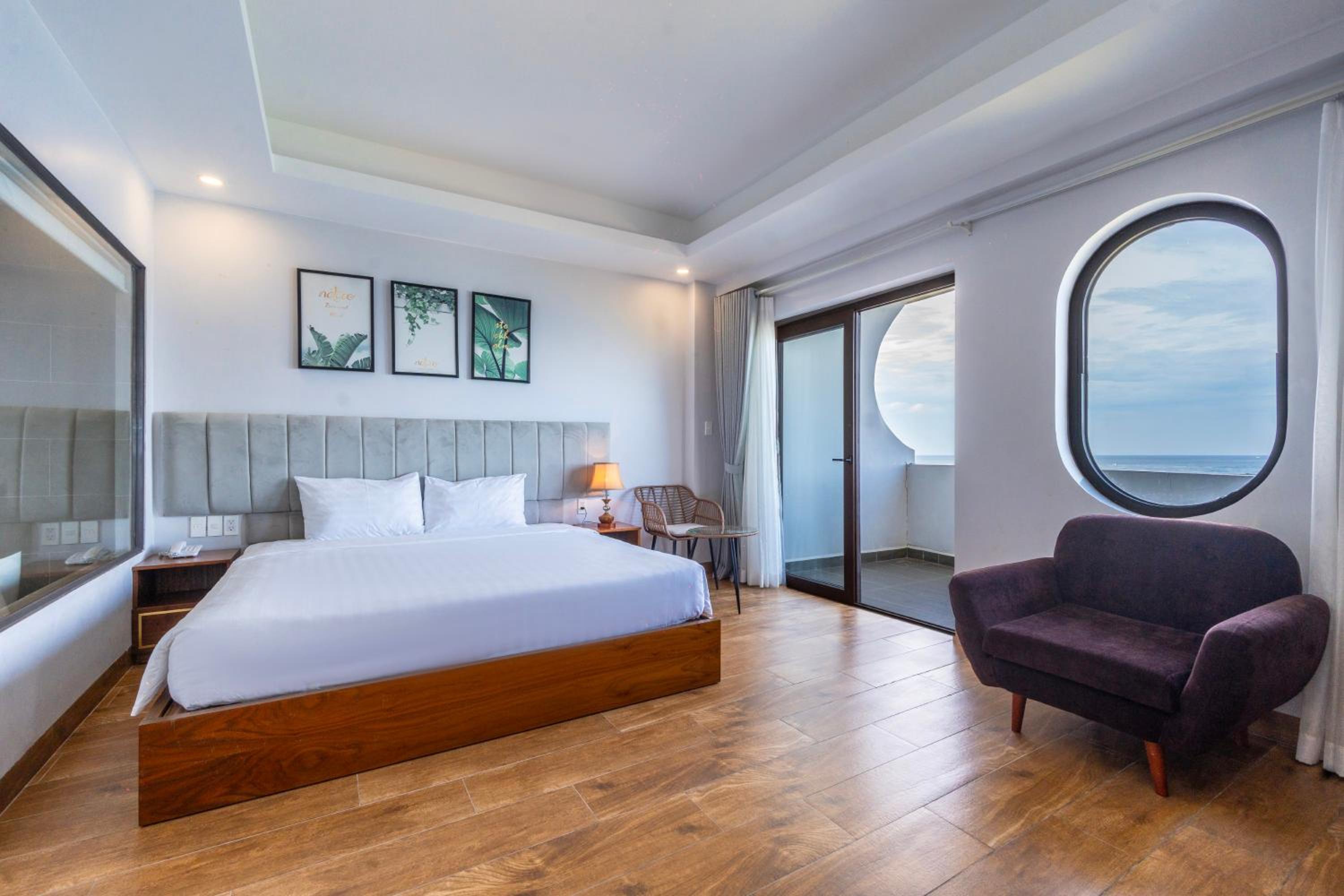 King Suite with Ocean View - Photo 2