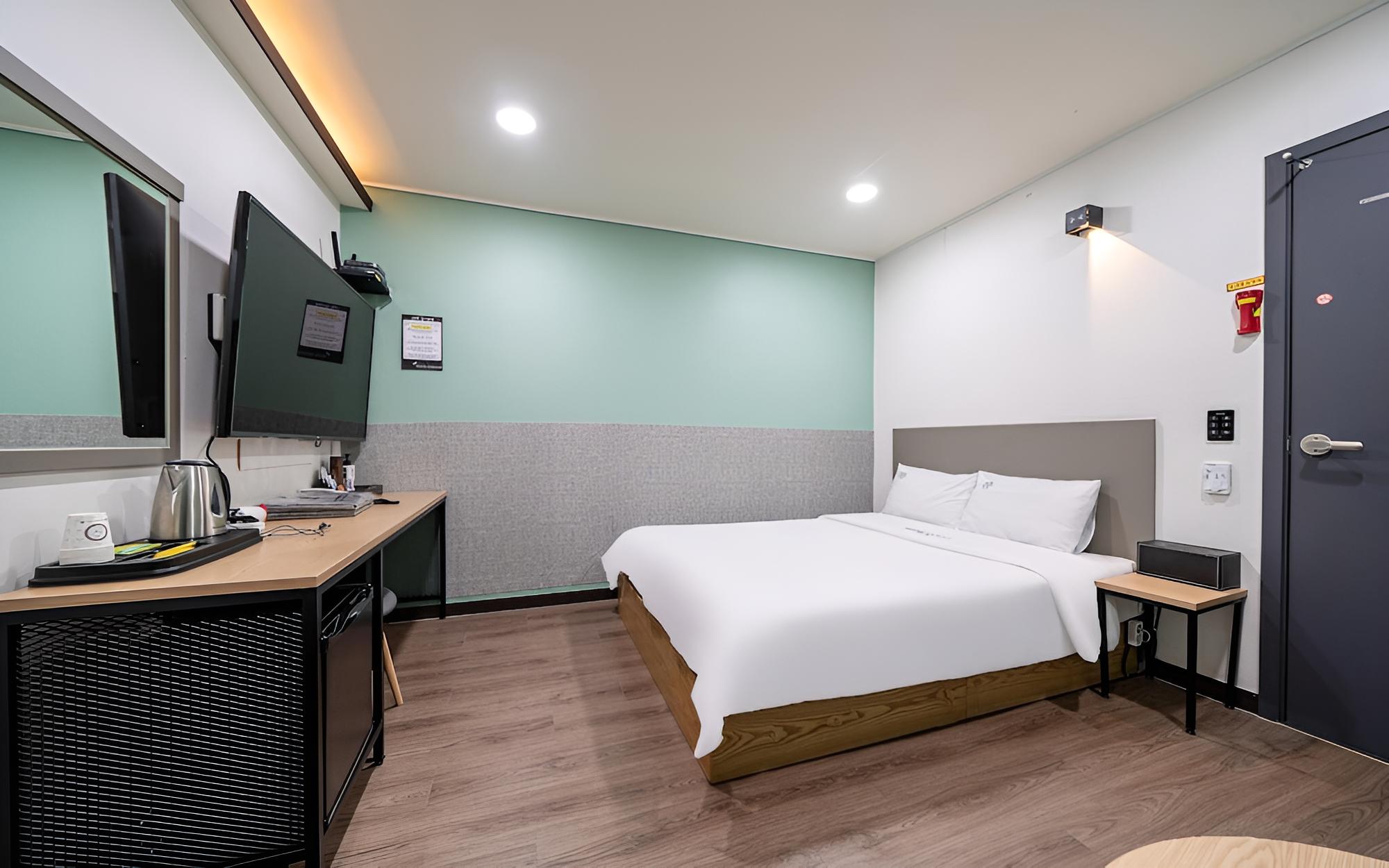 Room (Standard room (Netflix Disney Apple T) photo 1