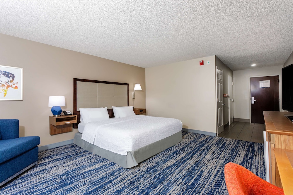 Room, 1 King Bed, Accessible, Non Smoking - Photo 2