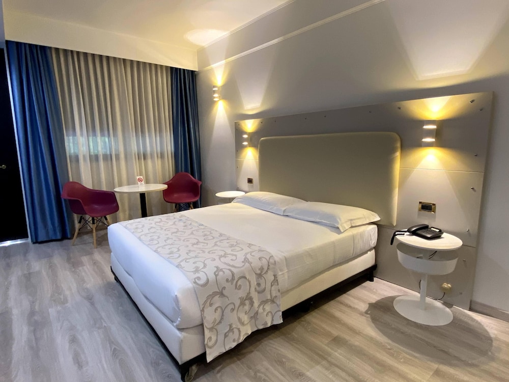 Deluxe Double Room, Ground Floor - Photo 8