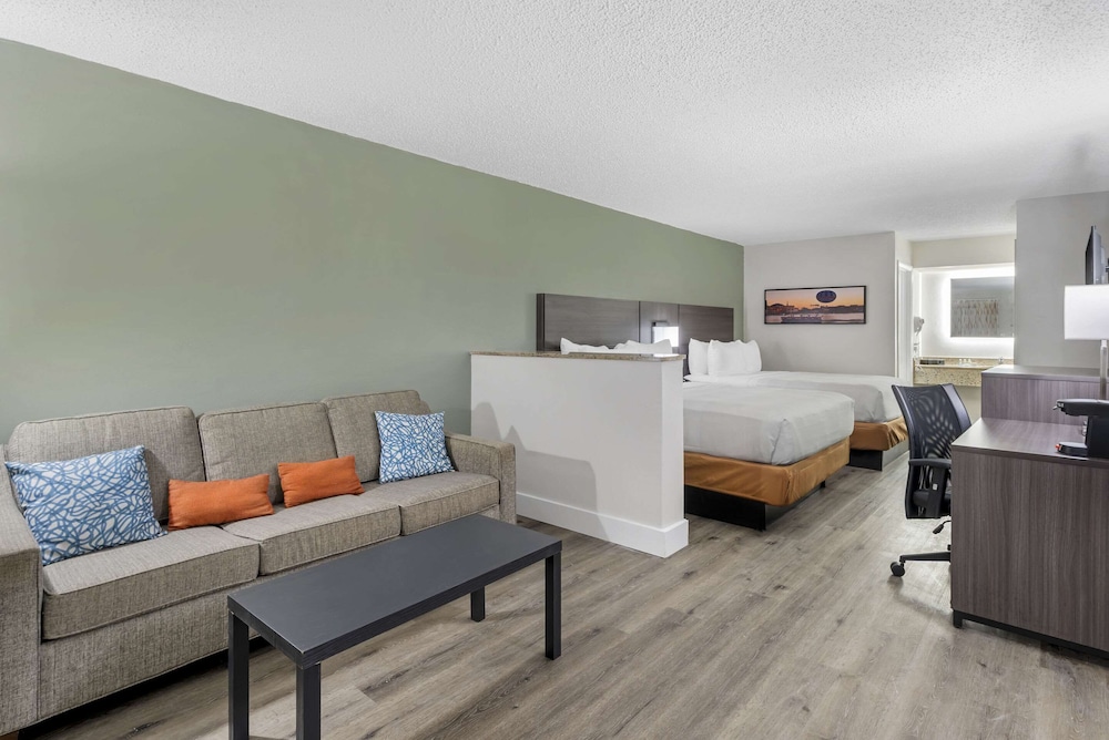 Suite, 1 King Bed, Non Smoking
