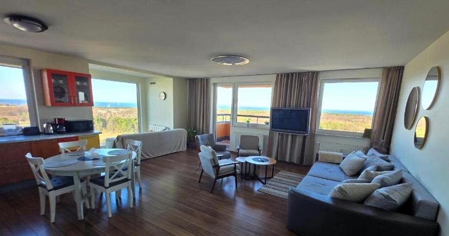 Four-Bedroom Apartment with Balcony 