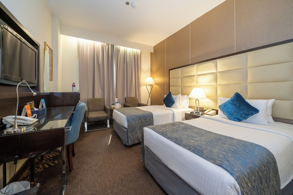 Deluxe Room, 2 Twin Beds, Smoking photo 1