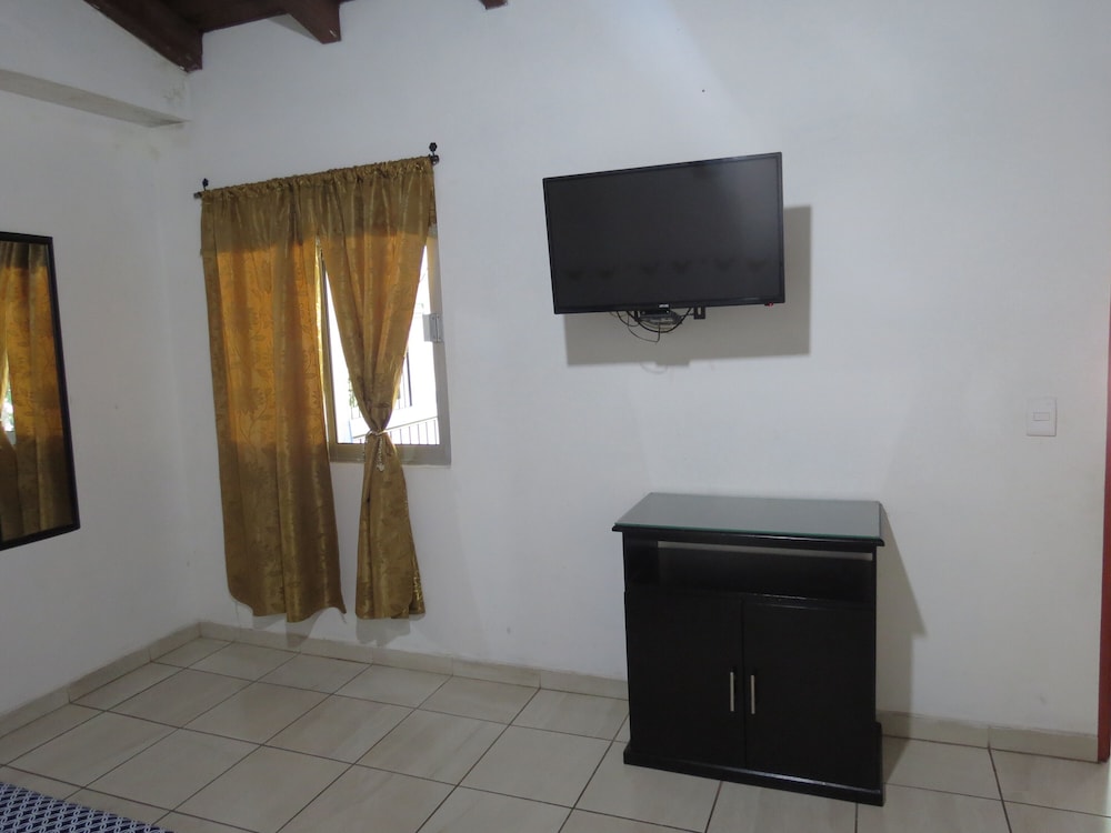Standard Quadruple Room - Photo 3