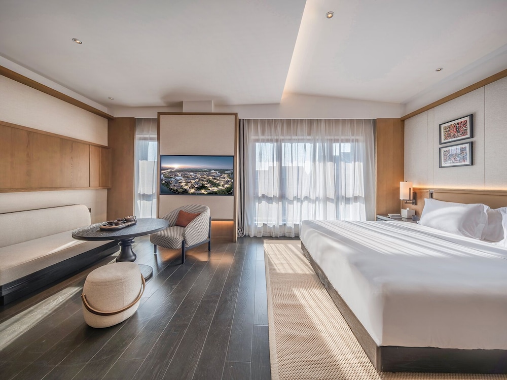 Room, 1 King Bed (Scenery)