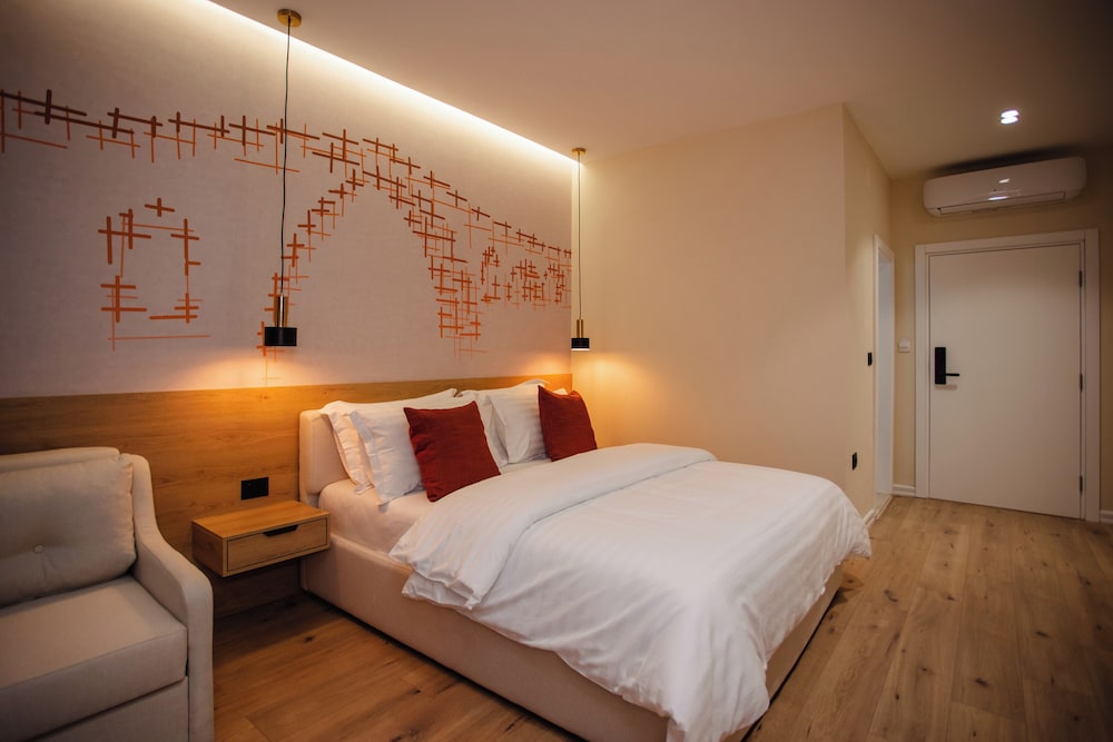 mesi bridge room