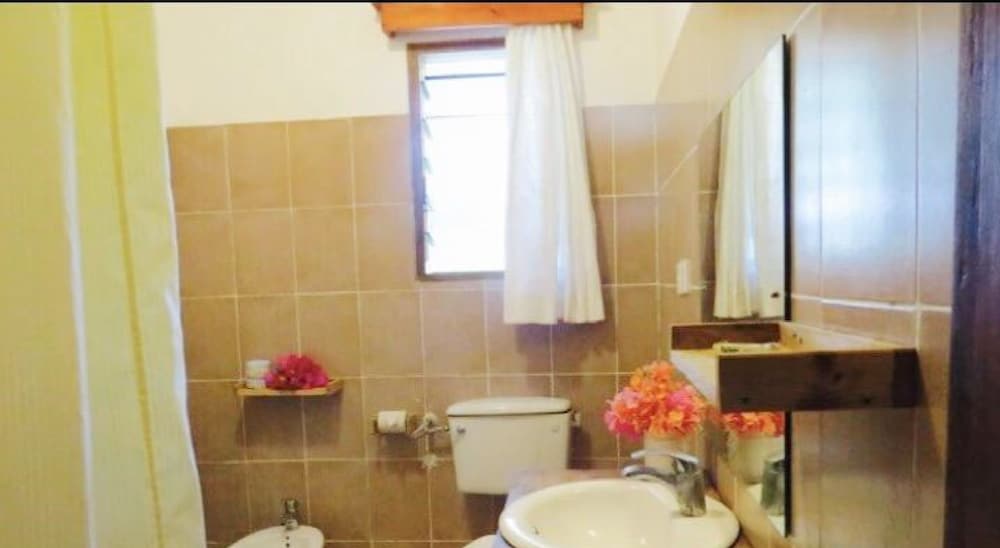 House, 2 Bedrooms photo 2