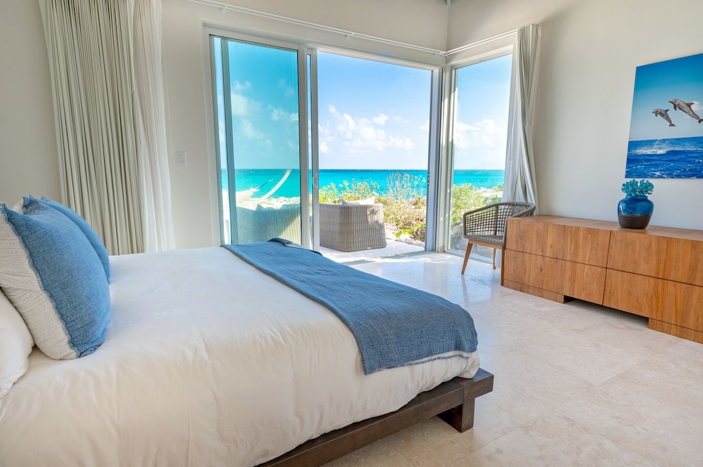 Three Bedroom Oceanfront Conch Villa