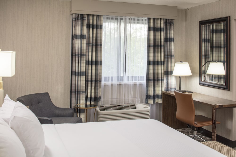 Standard Room, 2 Queen Beds - Photo 6