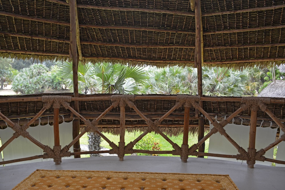 Deluxe Villa, 3 Bedrooms, Garden View (NYATI) photo 3