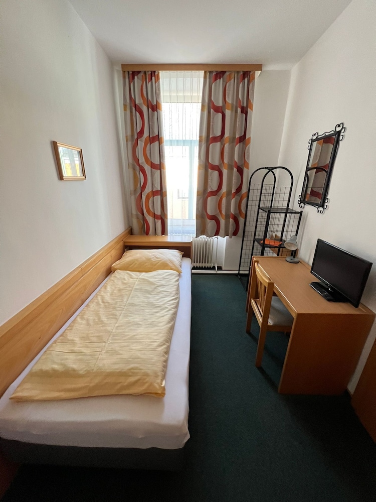 Basic Single Room