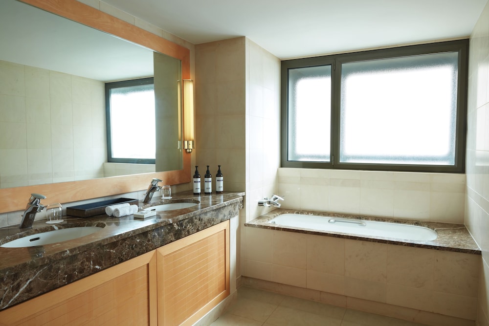 Executive Room, 1 King Bed, Sea View