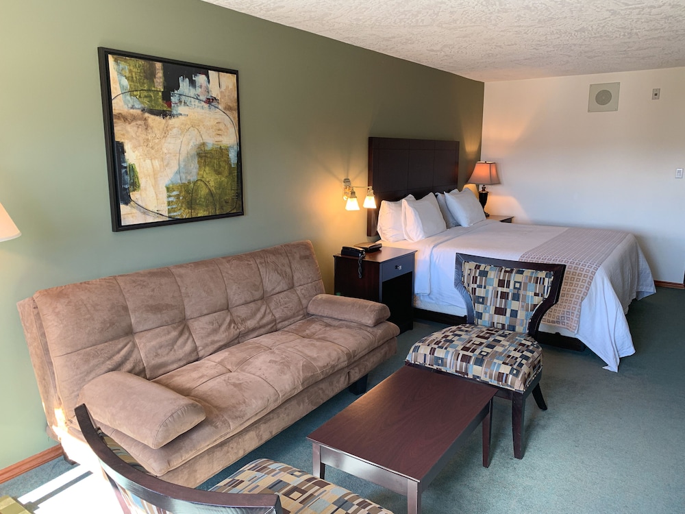 Club Room, 1 King Bed photo 1
