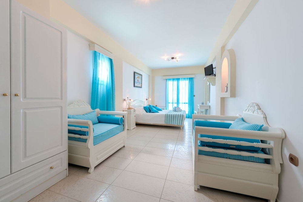 Superior Quadruple Room, Hot Tub, Sea View