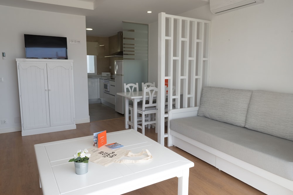 Apartment, 2 Bedrooms, Balcony, Pool View - Photo 12