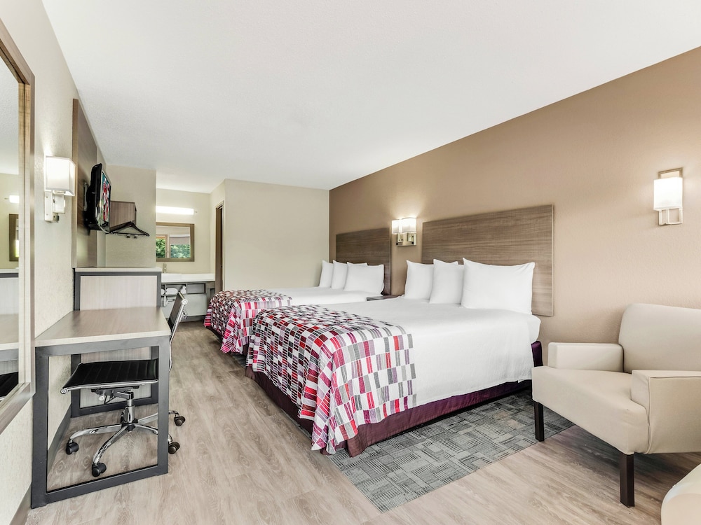 Deluxe Room, 2 Queen Beds, Non Smoking - Photo 2