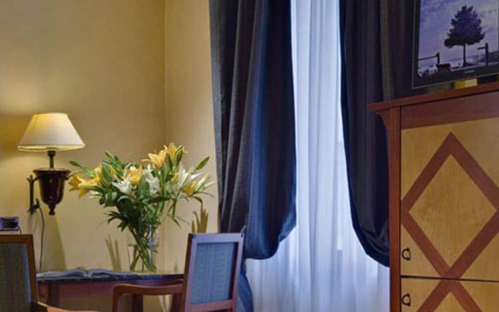 Double or Twin Room photo 3