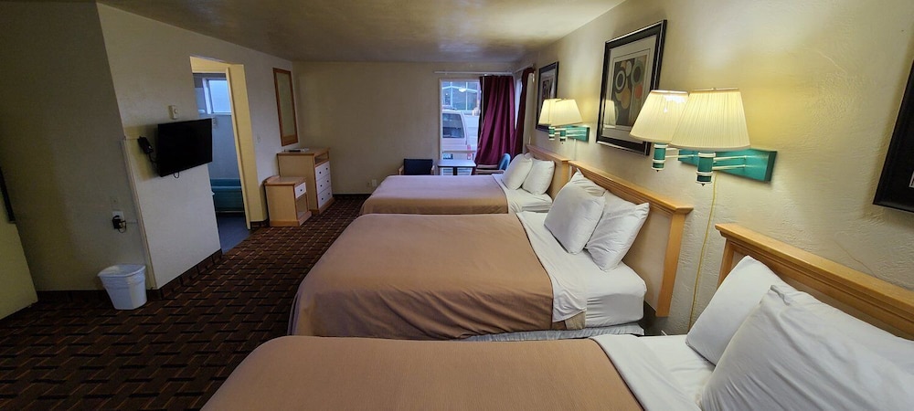 Family Triple Room, Multiple Beds photo 2