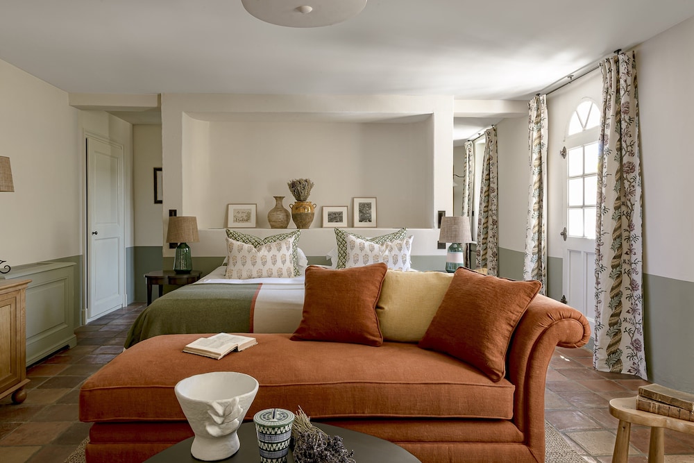 Prestige Room