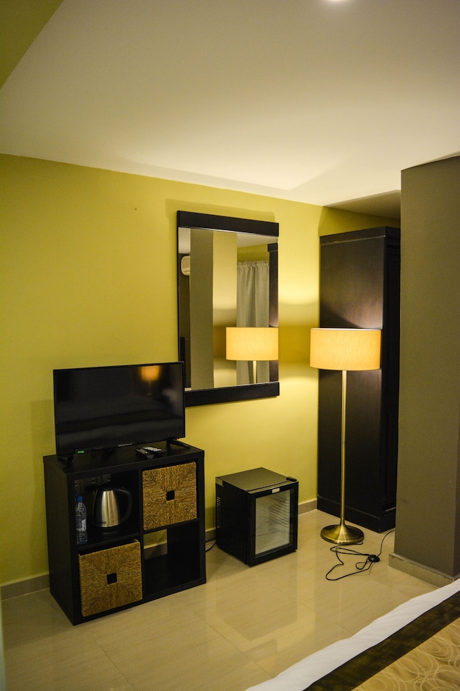 Comfort Double Room, 1 King Bed, Non Smoking, Mountain View photo 1