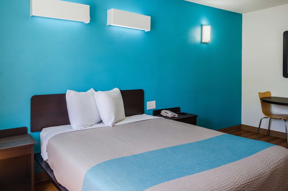 Deluxe Suite, 1 King Bed, Accessible, Non Smoking photo 1