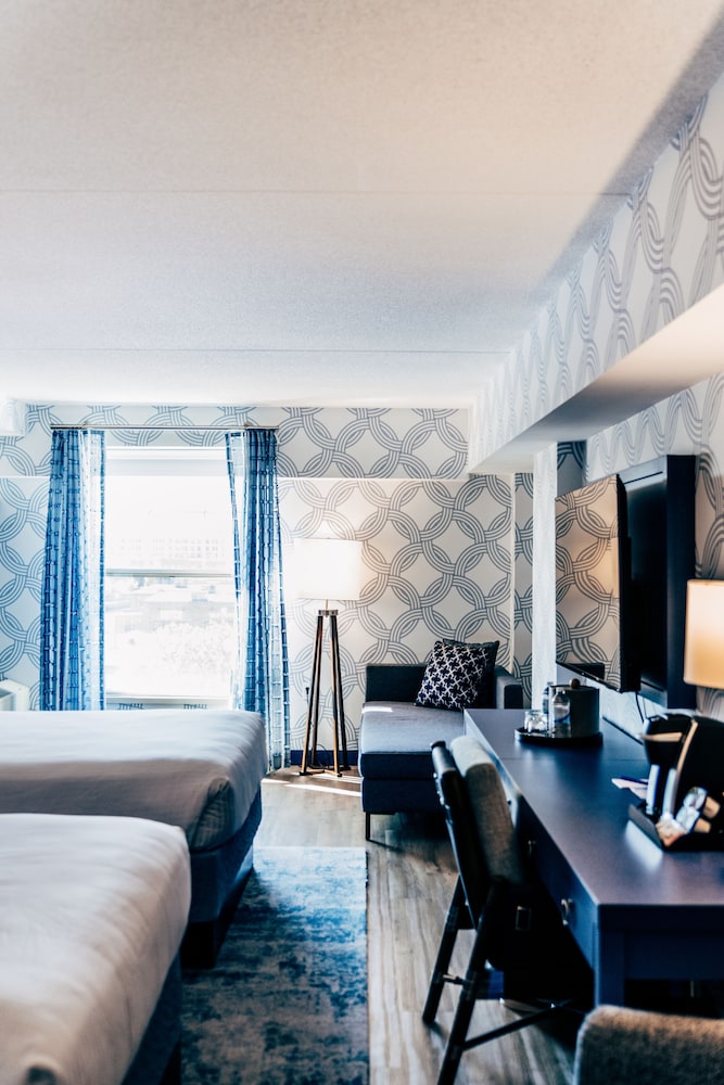 Standard Room, 2 Queen Beds photo 2