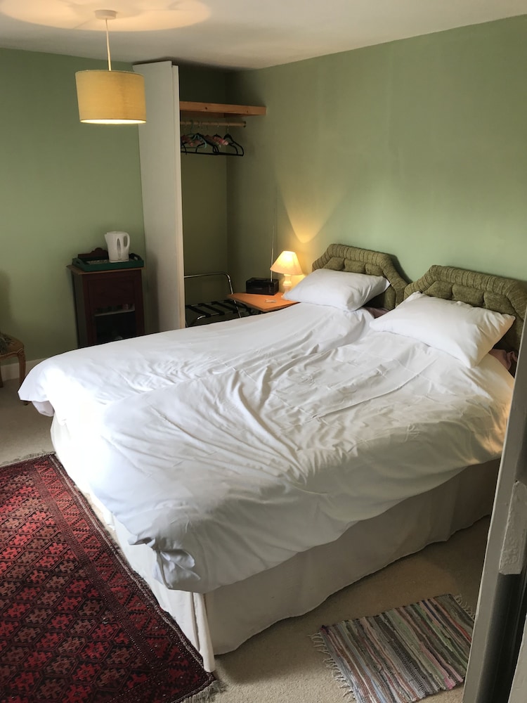 Comfort House, 6 Bedrooms, Garden View photo 2