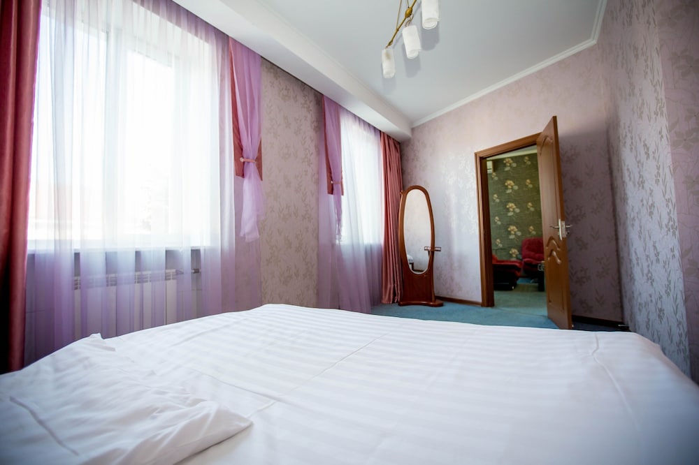 Suite, 1 Bedroom photo 2