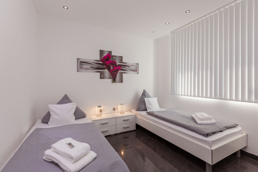 Family Room - Photo 1