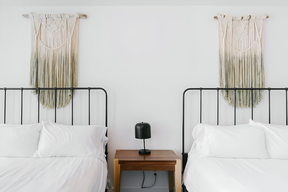 Double Room, 2 Queen Beds (Courtyard) photo 1