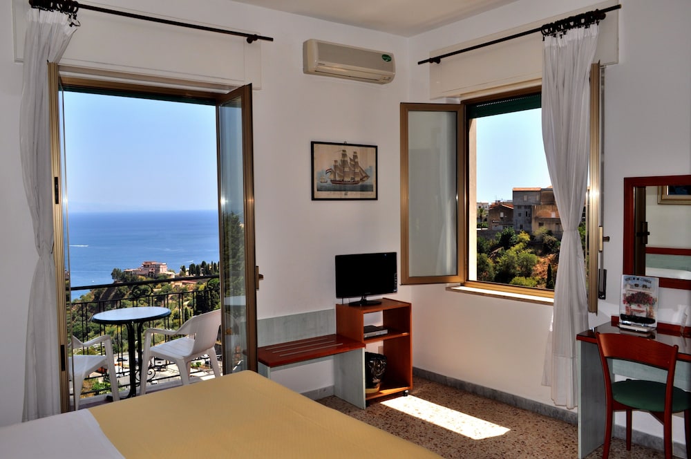 Superior Double Room, Balcony, Sea View