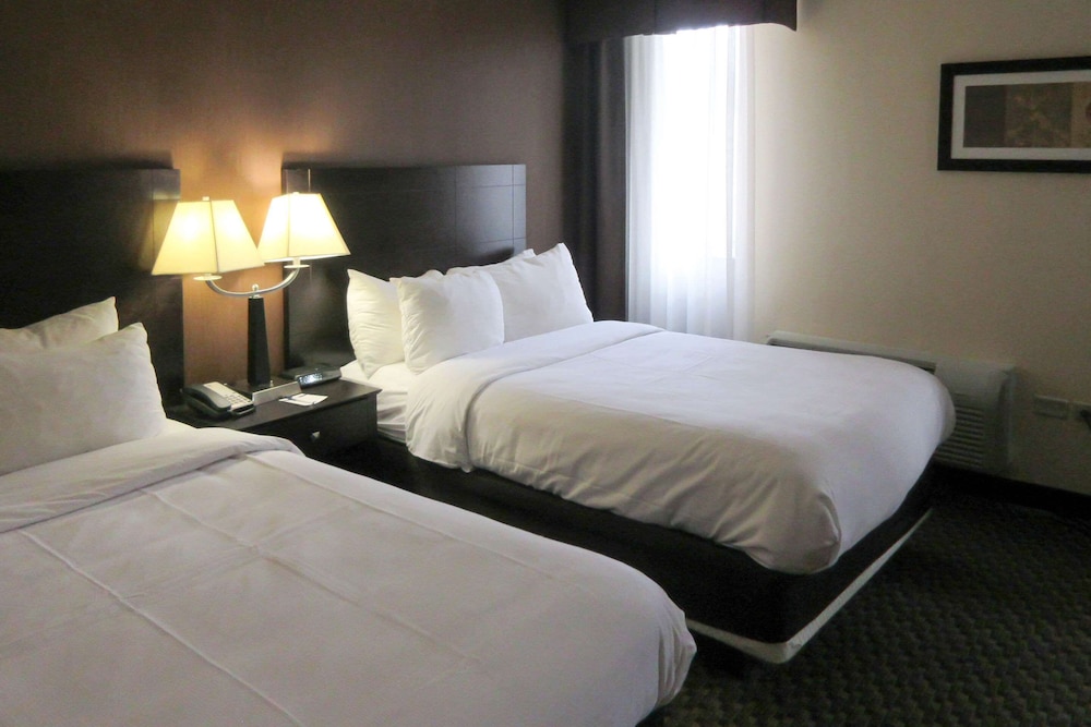 Suite, Multiple Beds, Non Smoking photo 1