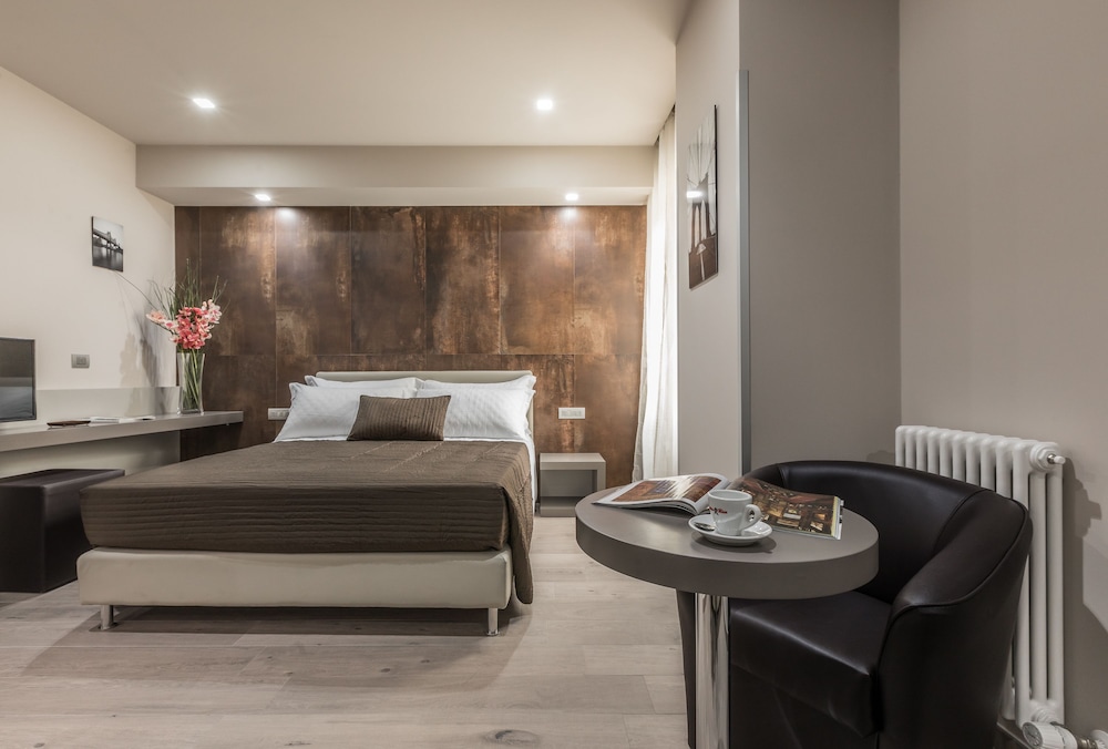 Deluxe Single Room