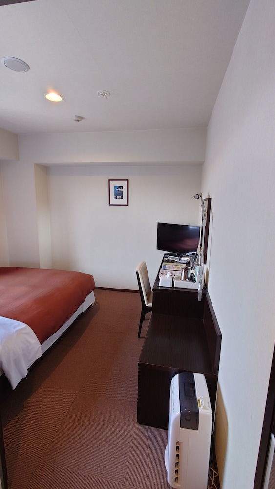 Basic Single Room, Non Smoking - Photo 2